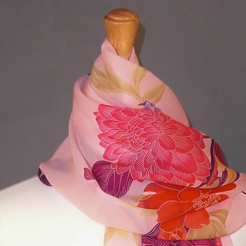Silk Stole Shawl Wrap for Exotic Floral Island Destination - Picture 5 of 8